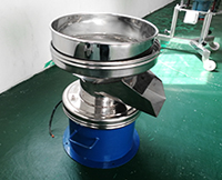 450過濾篩是集篩分與過濾為一身的過濾設備，多用于液體物料的過濾作用。
